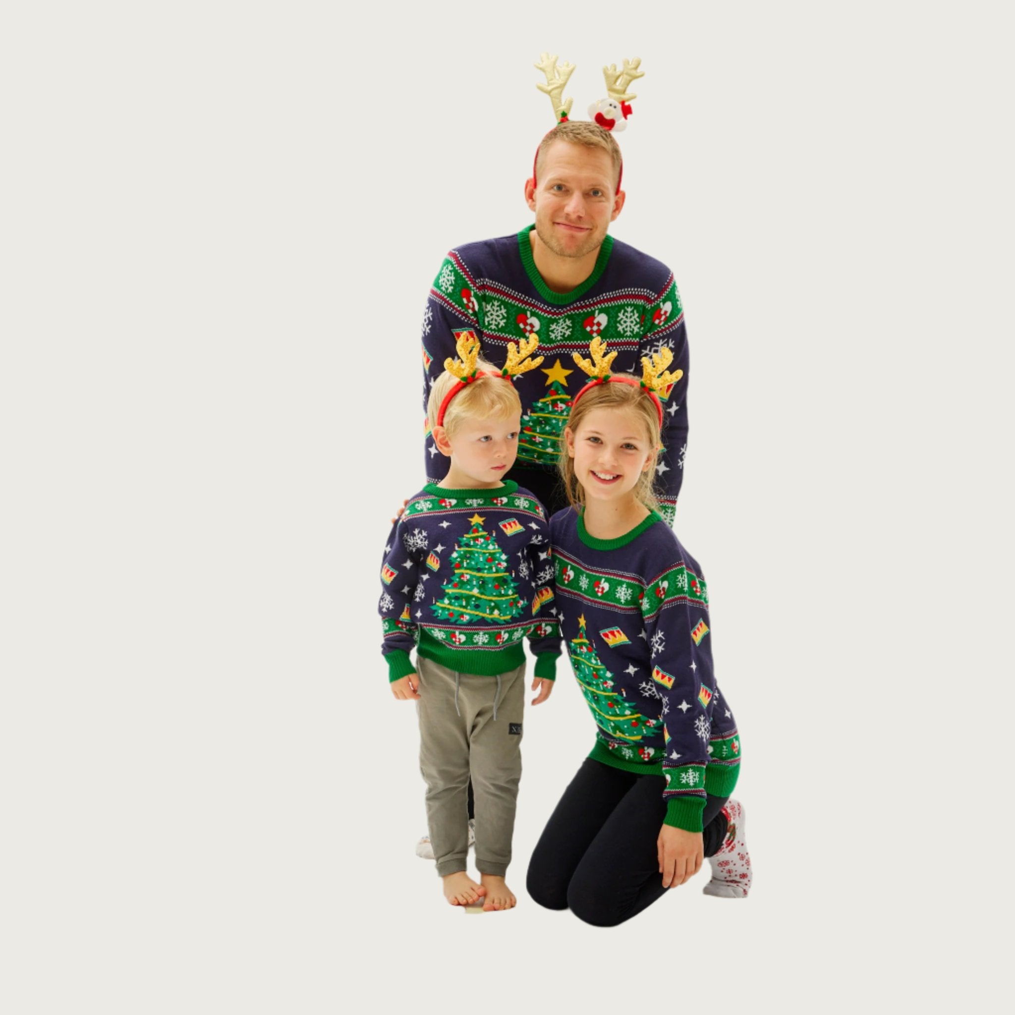 Kinder Weihnachtspullover Navy mit LED-Weihnachtsbaum, passend als Weihnachtspullover Damen und Herren.